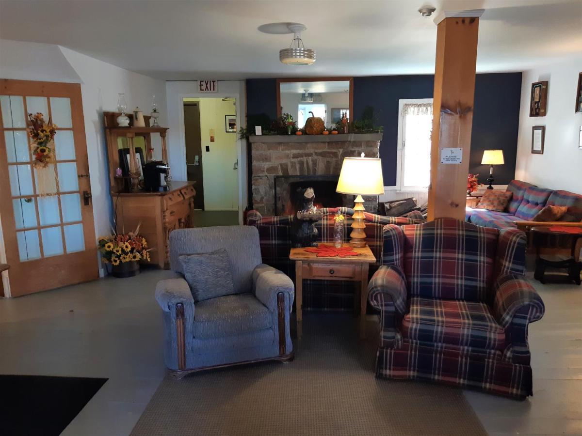 Miners' Bay Lodge Minden ภายนอก รูปภาพ